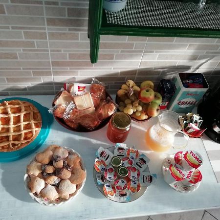 Good Morning Shopping Bed and Breakfast Serravalle Scrivia Eksteriør billede