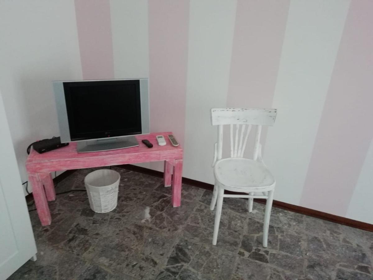 Good Morning Shopping Bed and Breakfast Serravalle Scrivia Eksteriør billede