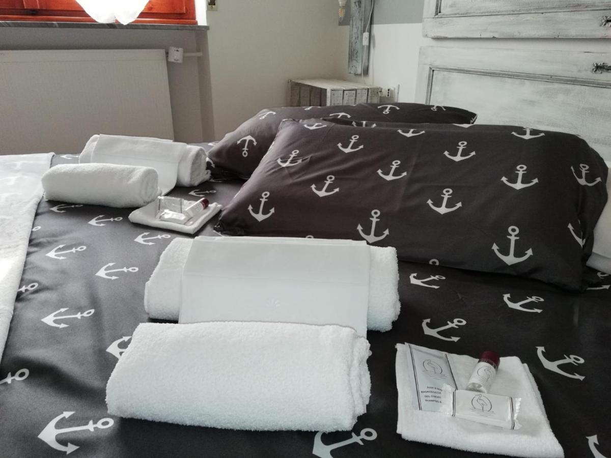Good Morning Shopping Bed and Breakfast Serravalle Scrivia Eksteriør billede